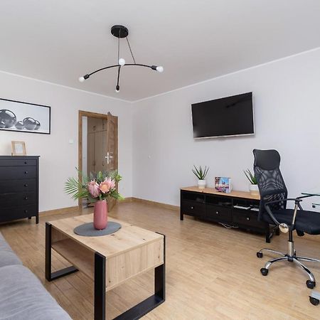 Pleasant Apartment With Terrace Cracow By Noclegi Renters Cracovia Exterior foto
