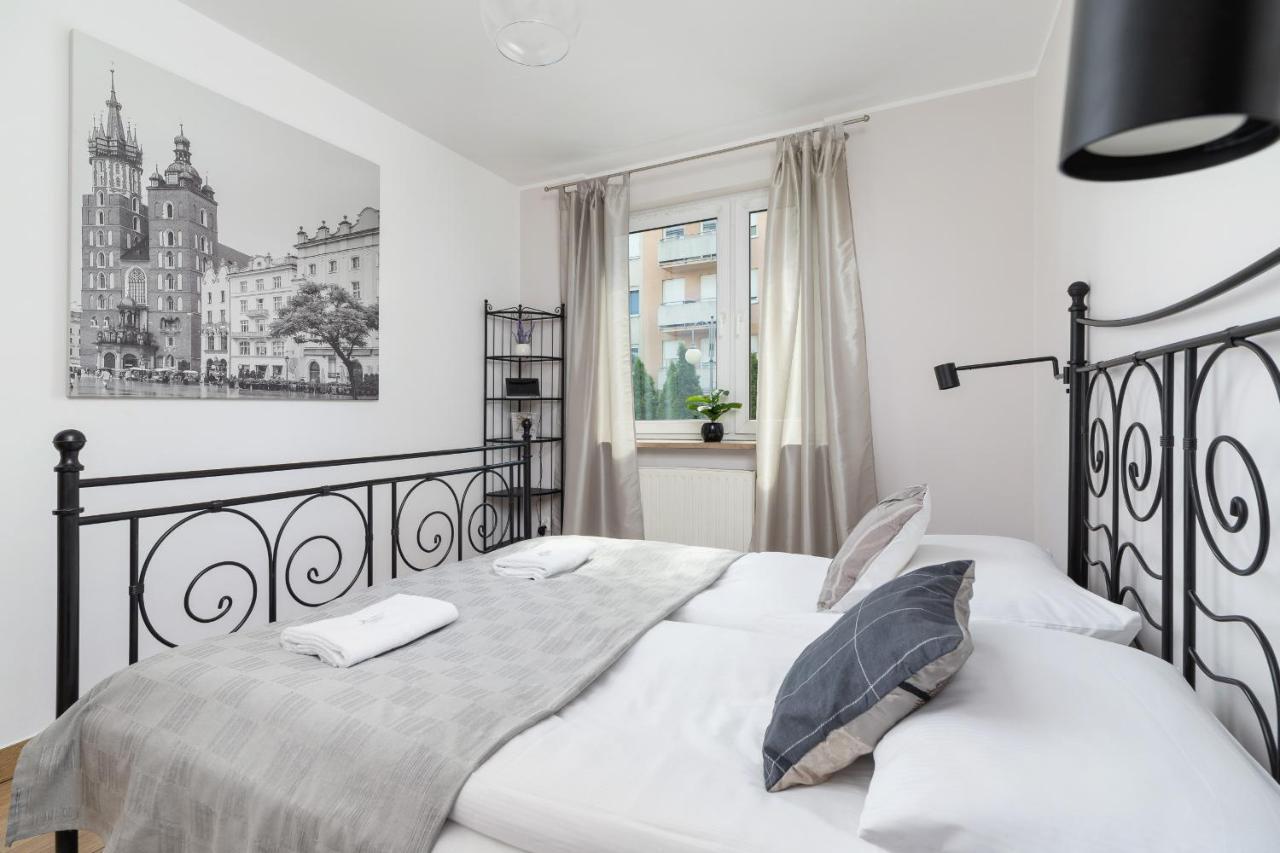 Pleasant Apartment With Terrace Cracow By Noclegi Renters Cracovia Exterior foto