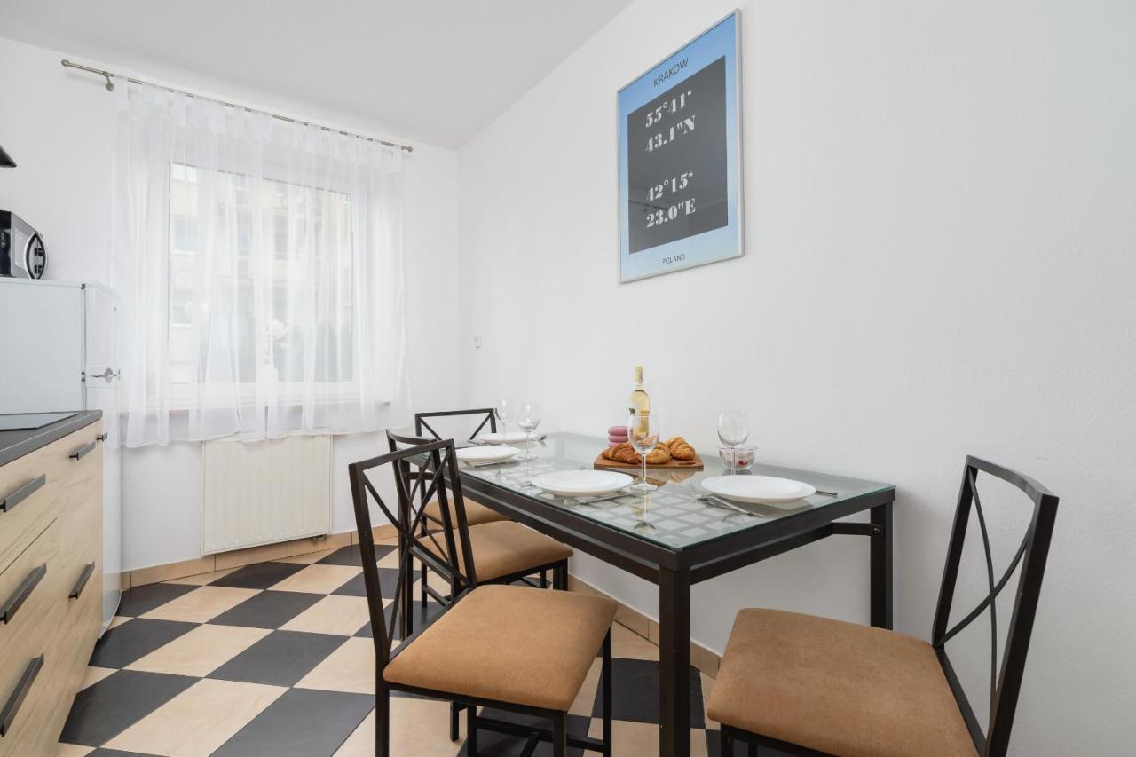 Pleasant Apartment With Terrace Cracow By Noclegi Renters Cracovia Exterior foto